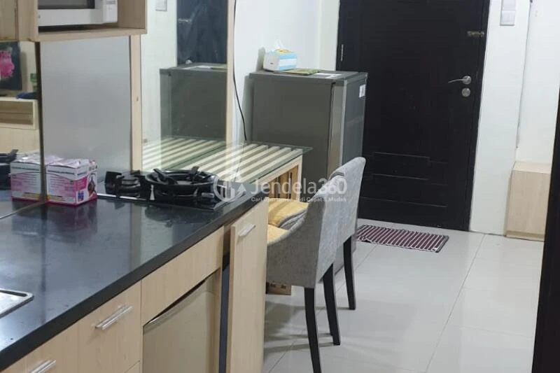 Kitchen Modern 1BR Apartment Middle Floor with City View at Cosmo Terrace - Jakarta Residence Thamrin City