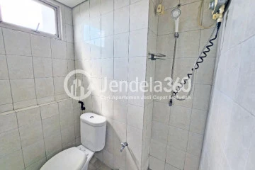 Bathroom Homey 1BR Apartment Low Floor with  View at Bintaro Park View