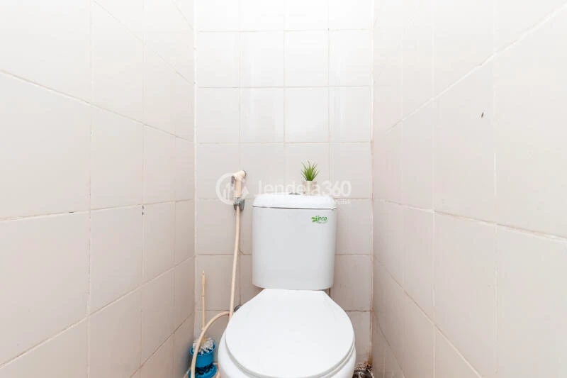 Bathroom Tidy 2BR Apartment Low Floor with  View at Pancoran Riverside Apartment
