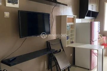 Bedroom Flawless Studio Apartment Low Floor with Barat View at Green Lake View Apartment