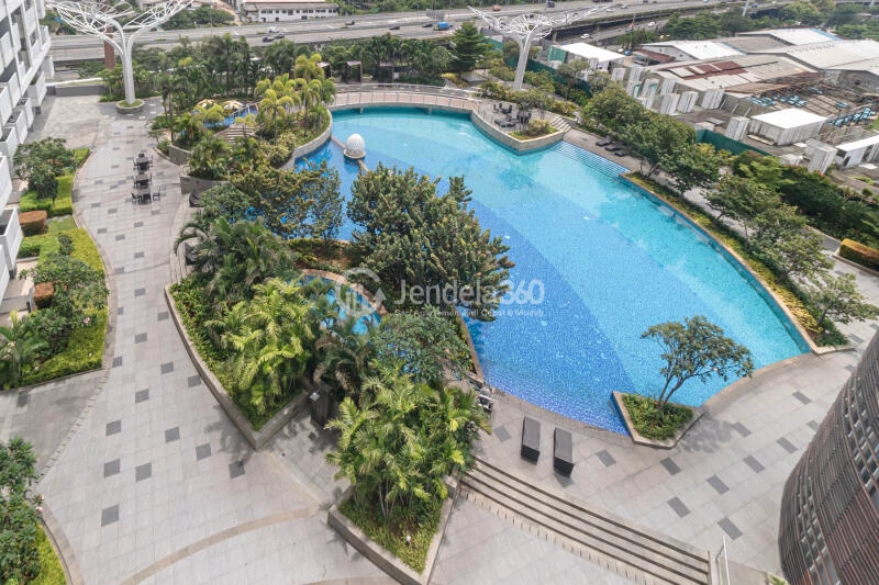 Balcony Trendy Studio Apartment Middle Floor with City View at The Crest West Vista Puri