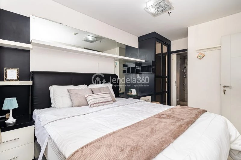 Bedroom 1BR Apartment with City View at Lavande Residence
