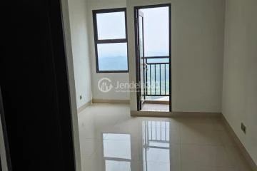Bedroom Fancy Studio Apartment High Floor with  View at Transpark Cibubur Apartment