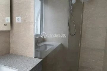 Bathroom 2 2BR Apartment with City View at Springhill Royale Suites