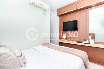 Bedroom Affordable Studio Apartment Low Floor with  View at Nifarro Park Apartment