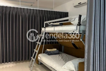 Bedroom High Floor Studio Apartment with City View at Neo Soho Residence