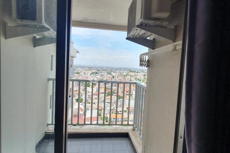 Balcony High Floor 1BR Apartment with City View at Belmont Residence