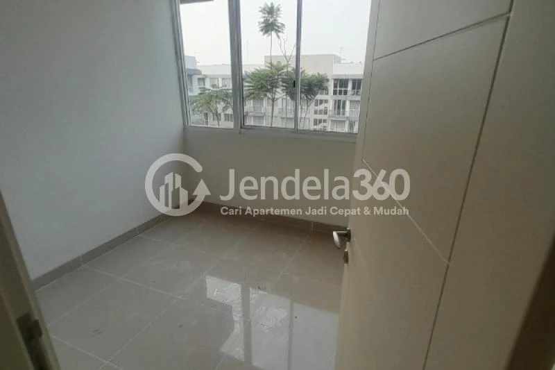 Bedroom 2 Low Floor 4BR Apartment with City View at Rainbow Springs Condovillas