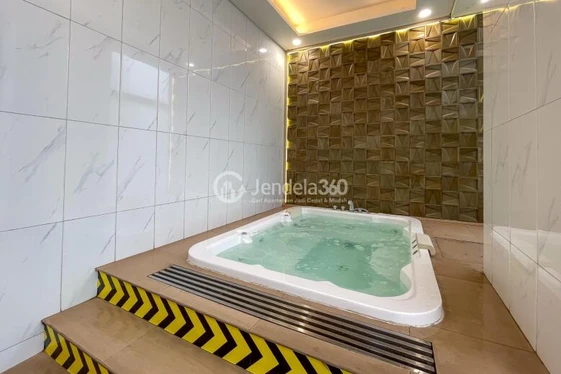 Jacuzzi - Sky House BSD Apartment