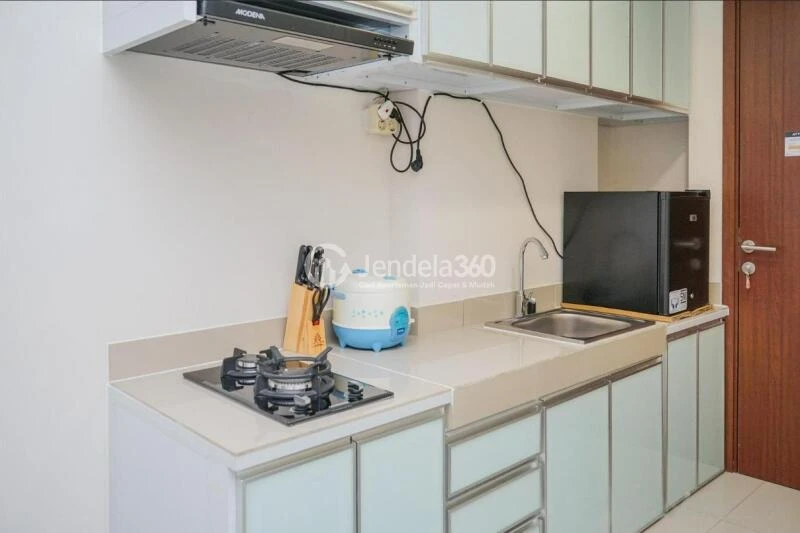 Bedroom Homey Studio Apartment at Parkland Avenue Apartment High Floor