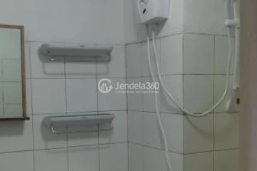 Bathroom Excellent 1BR Apartment Low Floor with City View at Kebagusan City Apartment