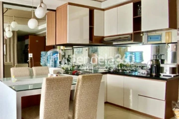 Kitchen 2BR Patria Park Apartment at High Floor