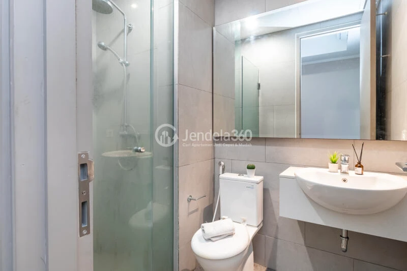 Bathroom Comfortable 2BR Apartment at Menara Jakarta Apartment Tower Equinox