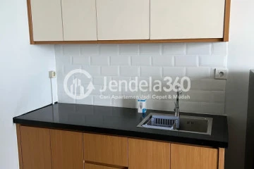 Kitchen 1BR Apartment with City View at Denver Apartment