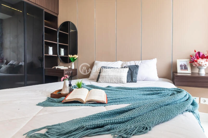 Bedroom 1 The Crest West Vista Puri 2BR Fully Furnished