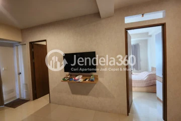 Living Room Middle Floor 2BR Apartment with city View at Oak Tower Apartment