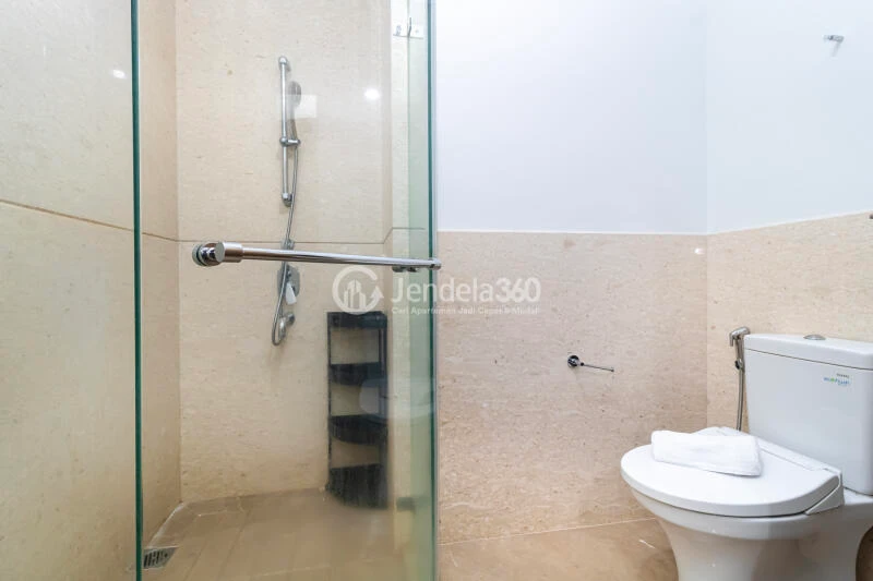 Bathroom Comfy 1BR Apartment at Southgate Residence Connected to AEON Mall Tanjung Barat