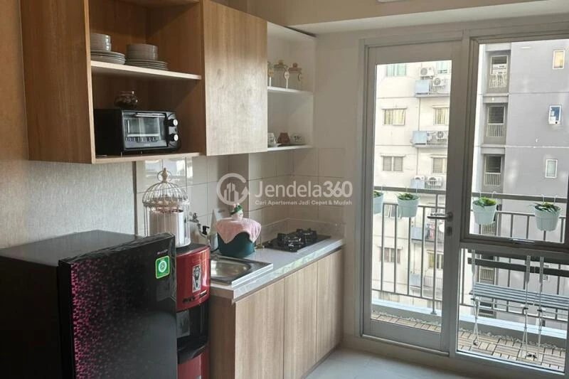 Kitchen Cozy 2BR Apartment at Oak Tower Apartment Low Floor