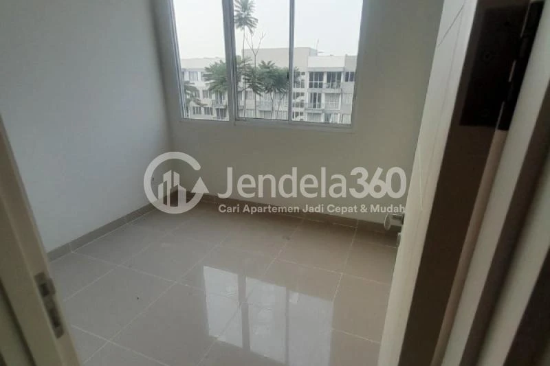 Bedroom 3 Low Floor 4BR Apartment with City View at Rainbow Springs Condovillas