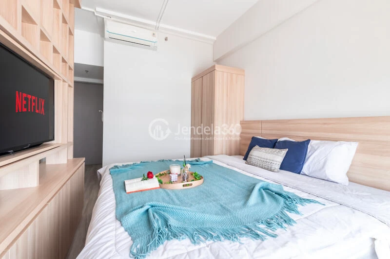 Bedroom 1BR Vasanta Innopark Apartment at High Floor