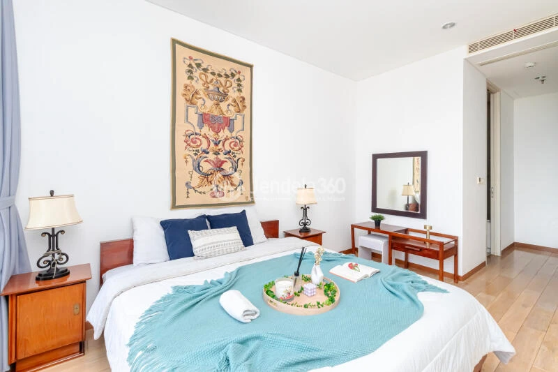 Bedroom 1 Low Floor 2BR Apartment with City View at Izzara Apartment