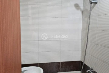 Bathroom Studio Margonda Residence Apartment at Low Floor