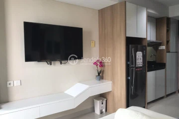 Living Room Trendy Studio Apartment Middle Floor with City View at Springhill Terrace Residence