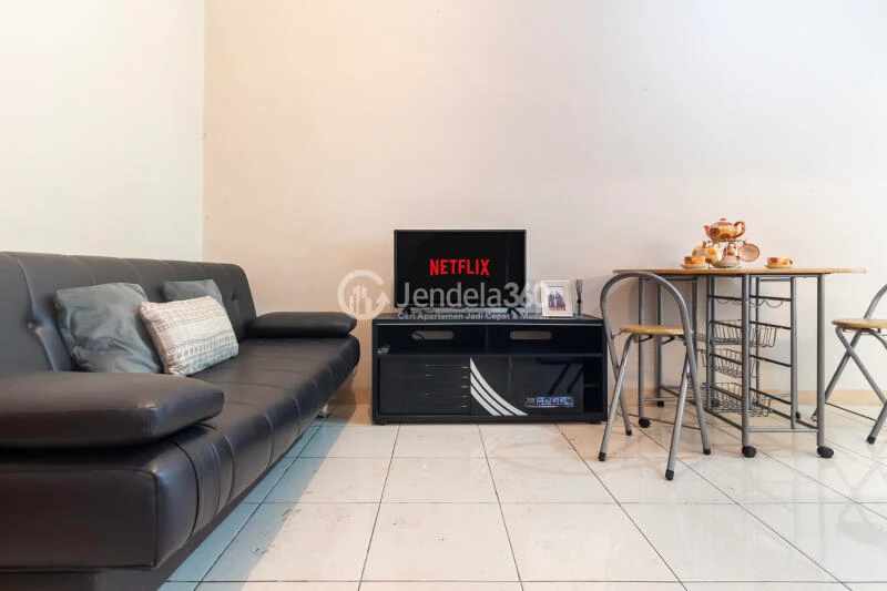 Living Room Low Floor 2BR Apartment with Swimming Pool View at Mediterania Boulevard Kemayoran