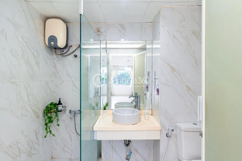 Bathroom The 18Th Residence Taman Rasuna 2BR Semi Furnished