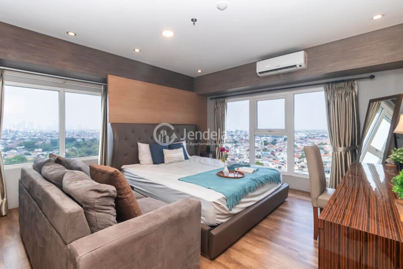 Bedroom 1 Decorative 3BR Apartment at Maqna Residence Low Floor