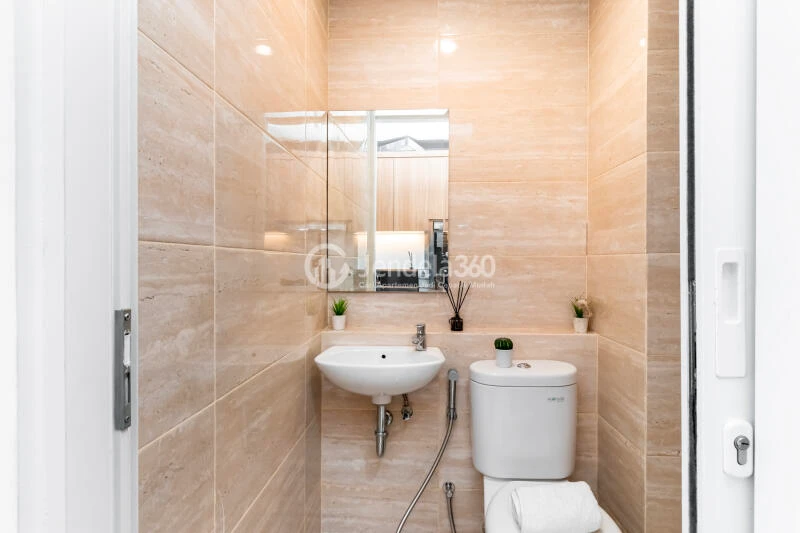 Bathroom Studio Springwood Residence Apartment at Tower Wing A