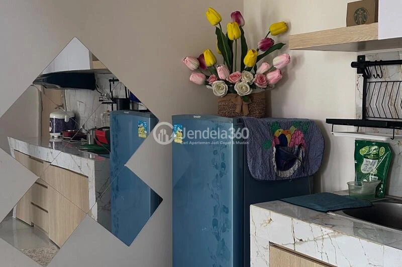 Kitchen Low Floor 2BR Apartment with Pool View at Paradise Mansion Apartment