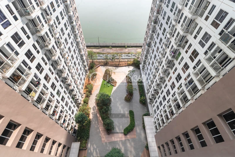 Balcony Studio Apartment with  View at Tokyo Riverside Apartment