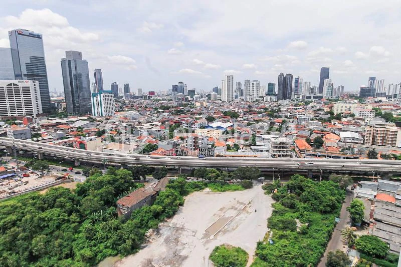 Balcony Best Studio Apartment on Middle Floor with City View at The Newton 1 Ciputra Apartment