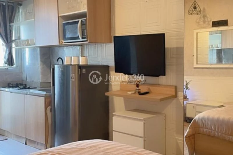 Kitchen Lovely Studio Apartment Low Floor with  View at Oak Tower Apartment