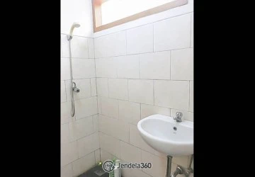 Bathroom Fancy 1BR Apartment at Margonda Residence Low Floor