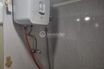 Bathroom 2BR Apartment with City View at Gading Mediterania Residence