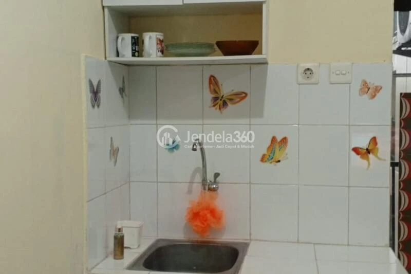 Kitchen Low Floor Studio Apartment with West View at MT Haryono Residence