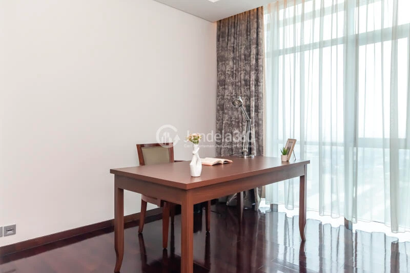 Bedroom 3 3BR Shangri-La Residence Apartment at Low Floor