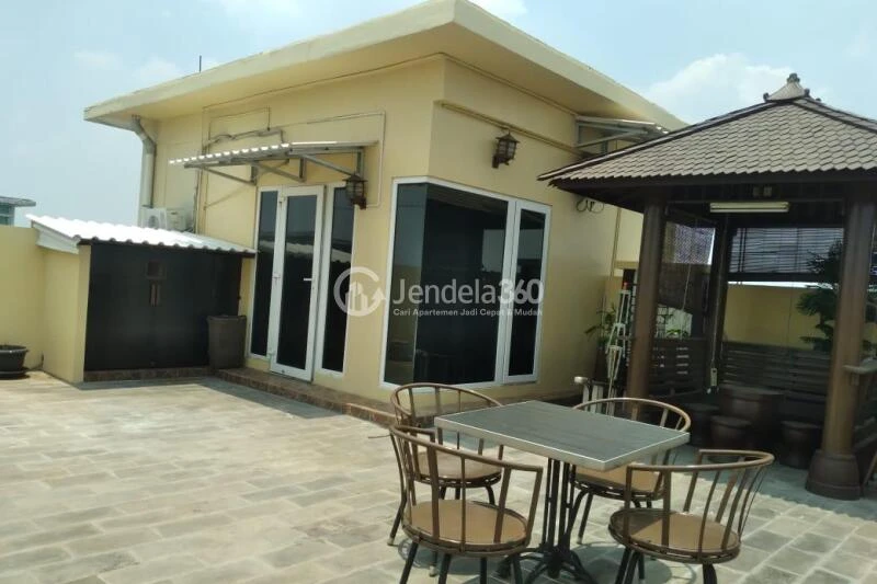 Balcony Modern 3BR Apartment Low Floor with - View at Sunter Park View Apartment