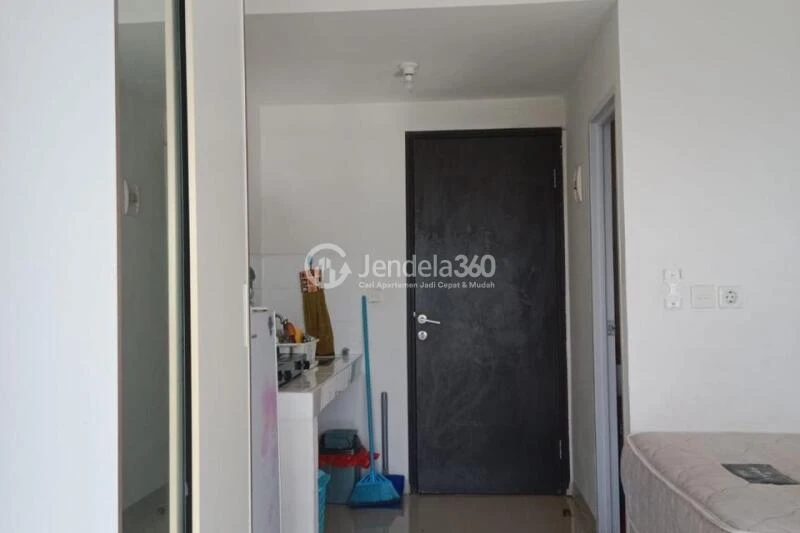 Bedroom Low Floor Studio Apartment with University of Indonesia View at Park View Condominium