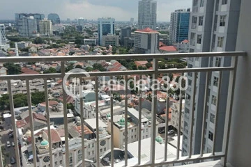 Balcony 1BR Apartment with City View at Lavande Residence