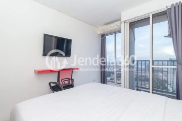 Bedroom High Floor Studio Apartment with  View at Tifolia Apartment