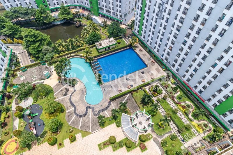 Balcony 1BR Apartment with  View at Green Lake View Apartment