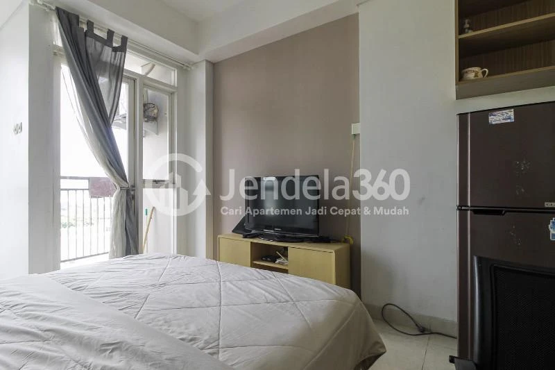Bedroom Studio Apartment with City View at Elpis Residence Apartment