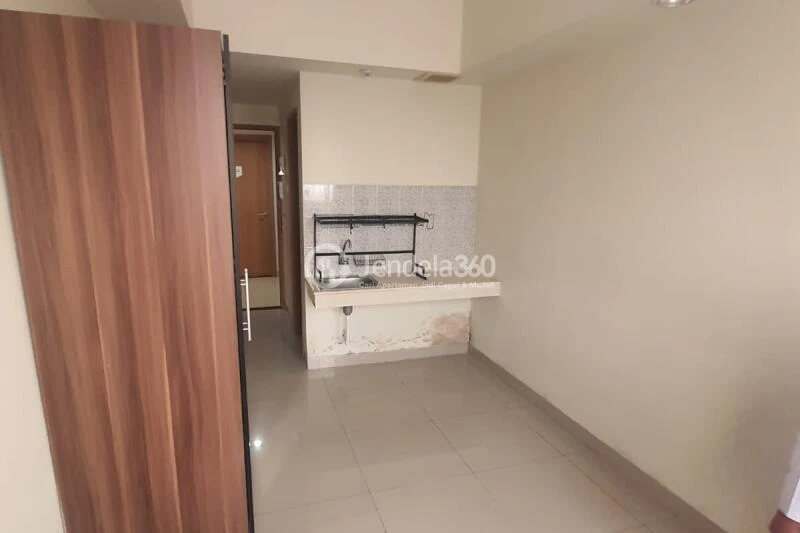 Bedroom Simply Look Studio Apartment Low Floor with  View at Evenciio Apartment