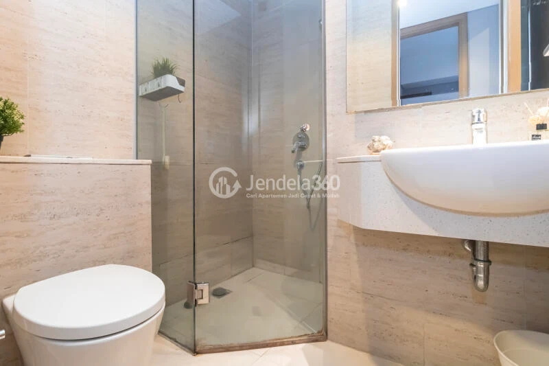 Bathroom Taman Anggrek Residence 2BR Fully Furnished