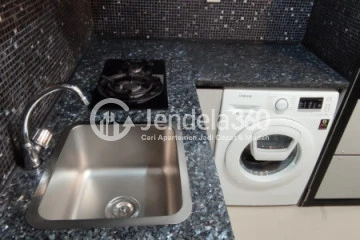 Kitchen 1BR Apartment with City View at Signature Park Grande