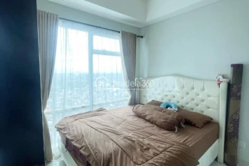 Bedroom High Floor 1BR Apartment with City View at Puri Mansion