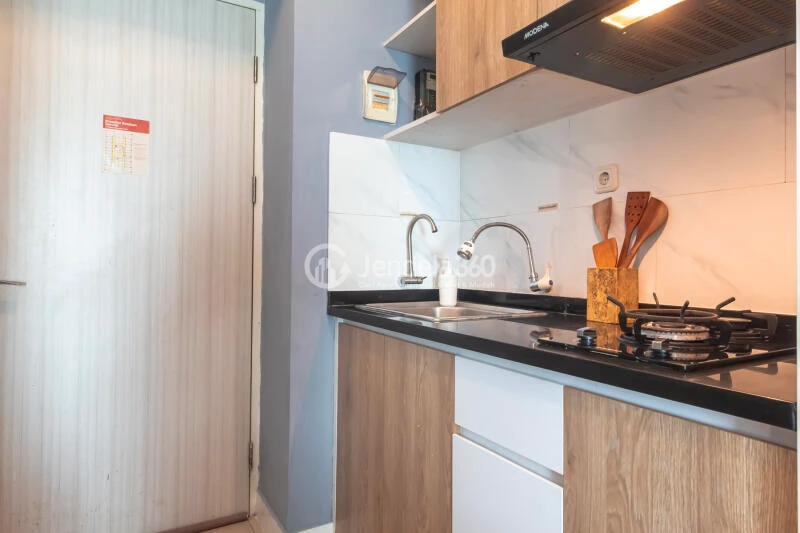 Kitchen Studio Grand Kamala Lagoon Apartment at Low Floor